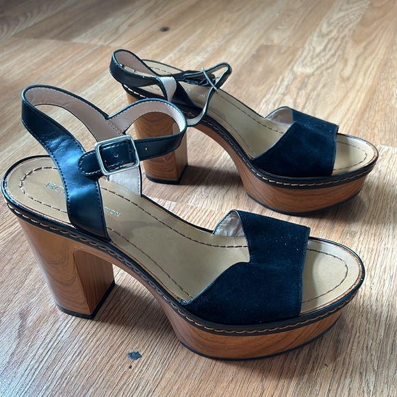 BCBG highheels - Picture 2 of 3